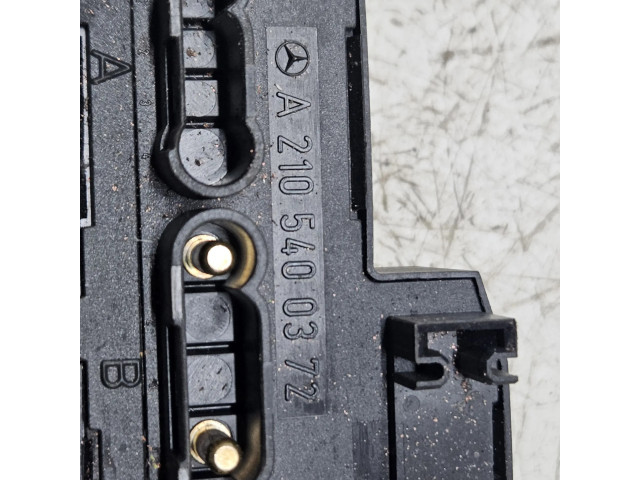 Pojistková skříňka A2105400372 Mercedes-Benz E W210 1999