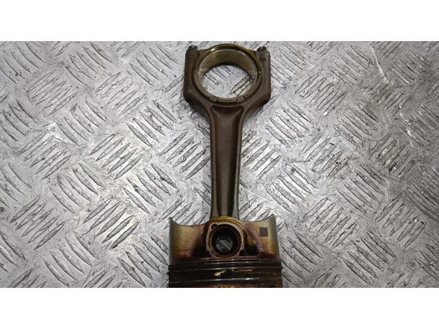 Píst BMW 1 F40 pro benzínový motor 1.5