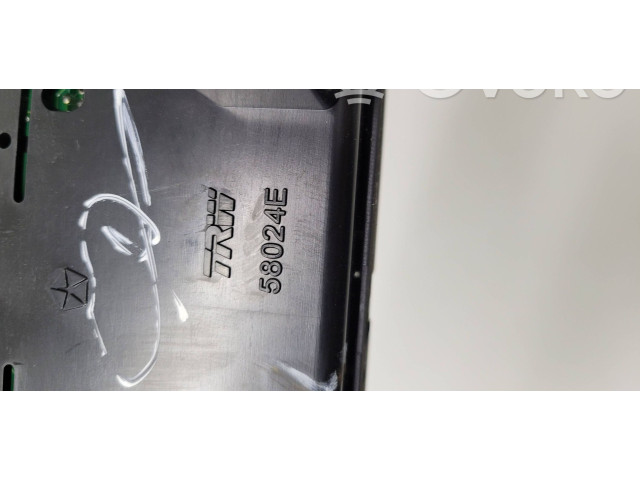 Блок управления климат-контролем P55111011AE Jeep Grand Cherokee (WK)