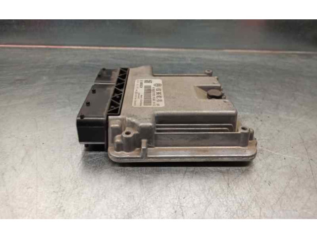 Řídící jednotka 03G906021PD, 0281014073 Volkswagen Caddy 2010