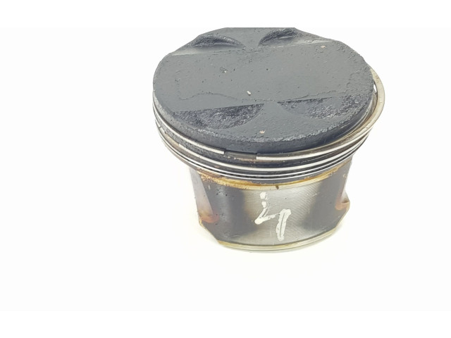 Píst 7562451, 11257562451 BMW 1 E81 E87