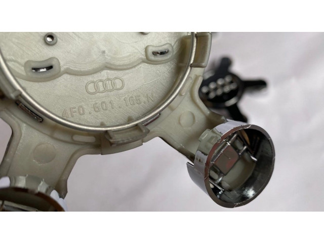 Заводская крышка (крышки) от центрального отверстия колеса