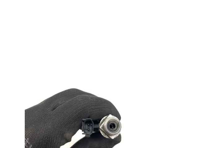 Vstřikovač 0261500136, 7599876   BMW 7 F01 F02 F03 F04  pro benzínový motor 4.4 N63 B44 B 