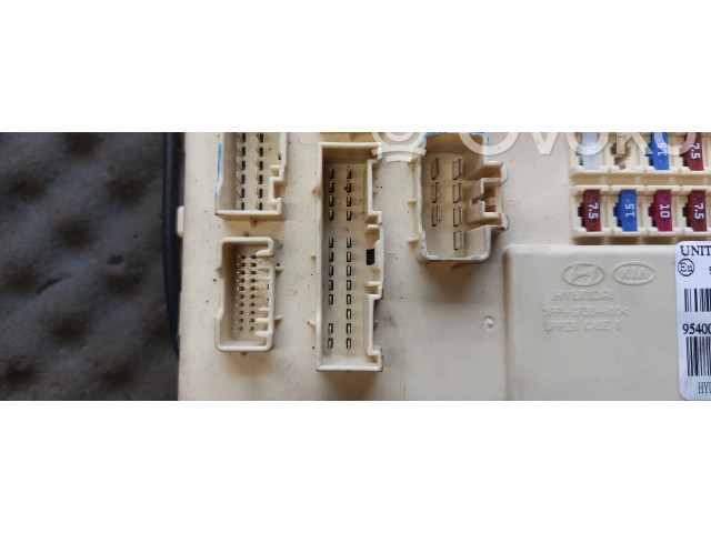 Блок предохранителей 97RA012341, 954002P931 KIA Sorento
