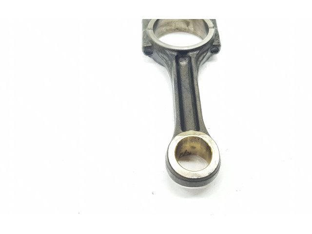 Шатун DFGA 04L105401A, 04L105401A    Skoda Superb B8 (3V)  