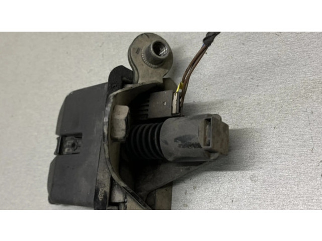 Замок багажника 1Z5827501C    Skoda Octavia Mk2 (1Z) 2004-2013 года