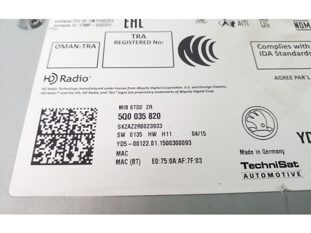 Радио/ проигрыватель CD/DVD / навигация