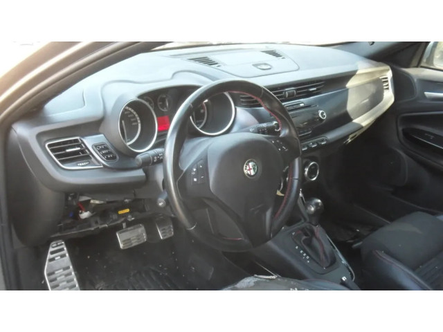 Форсунка 77365392 Alfa Romeo Giulietta для бензинового двигателя 940A2.000 1.4