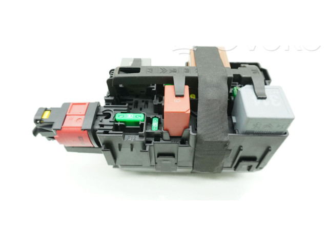 Блок предохранителей Peugeot 2008 I