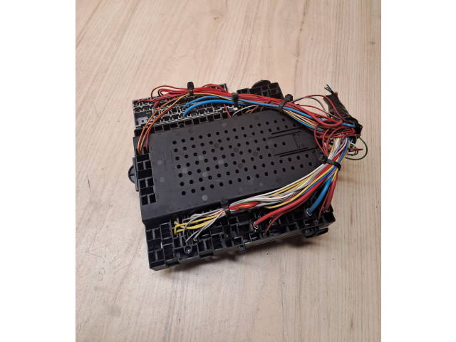 Блок предохранителей  9401802   Volvo S80    