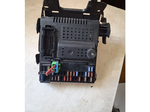 Блок предохранителей 30728356, 12216069   Volvo S80    