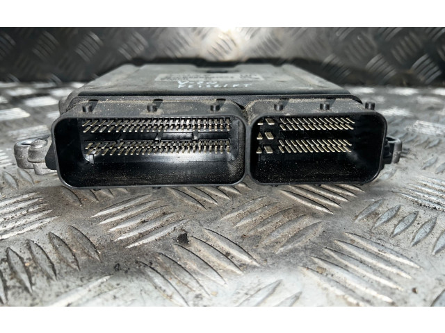 Блок управления двигателя 30729826A, 0281012103 Volvo V70