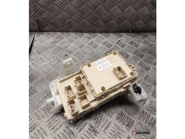 Блок предохранителей 892210f010 Toyota Corolla Verso AR10