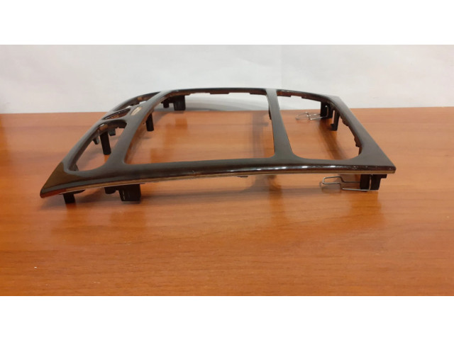 Другая центральная деталь консоли (туннеля)