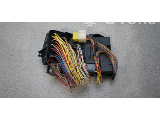 Блок предохранителей 7703397911 Renault Scenic RX