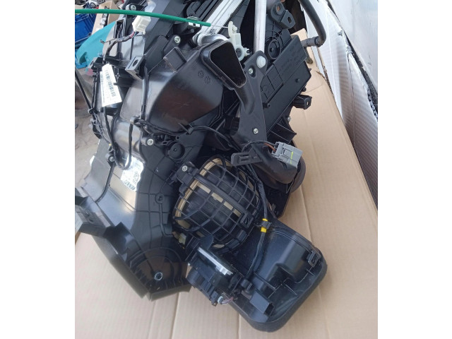 Вентилятор печки    272707828R   Renault Clio V