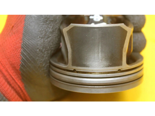  Поршень с шатуном  76L84  Skoda Octavia Mk2 (1Z)  