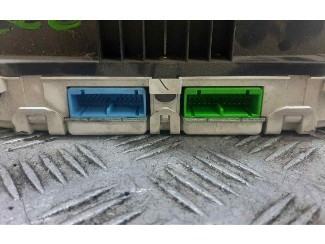 Přístrojová deska Honda Civic 2004 HR0291214