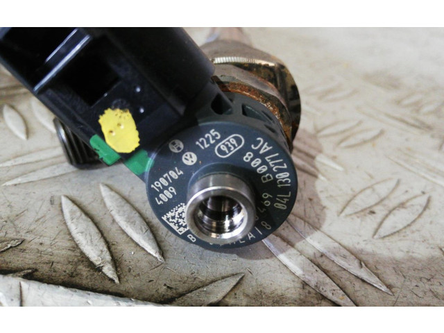 Форсунка SLV04L130277AC Audi A3 S3 A3 Sportback 8P