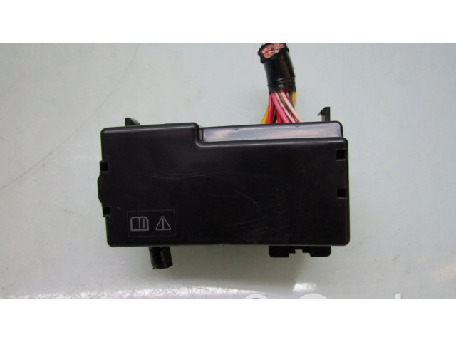 Блок предохранителей     Honda HR-V    