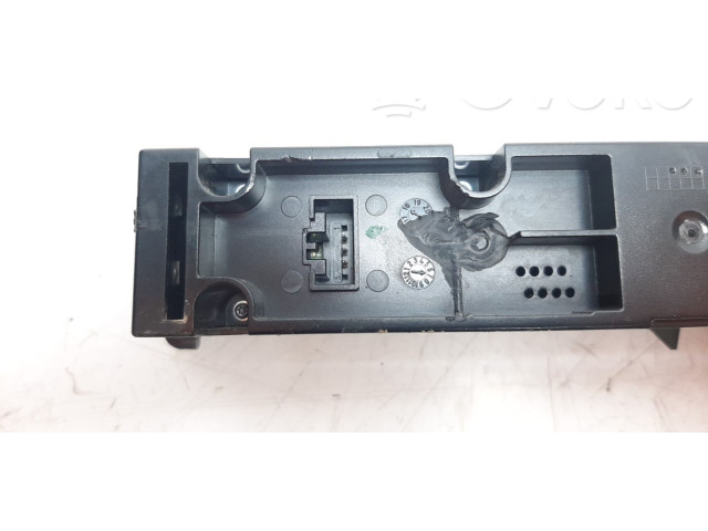 Дисплей    4N0925301B   Audi Q8