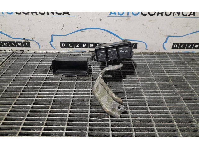 Блок предохранителей Citroen C-Crosser