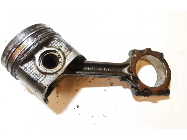 Píst Nissan Almera Tino