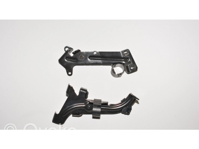 Другая деталь отсека двигателя