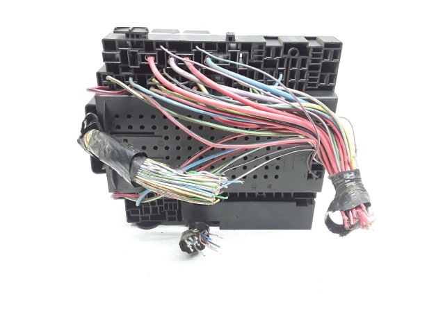 Блок предохранителей    8688383, 8645716   Volvo V70