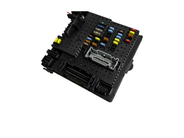 Блок предохранителей 30728512, 28017881 Volvo S60
