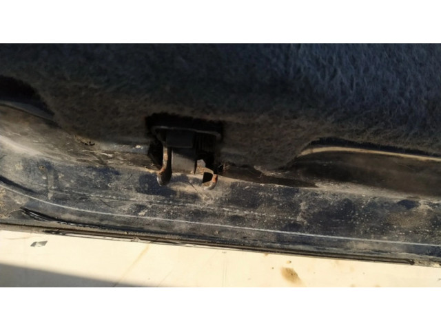 Замок задней крышки