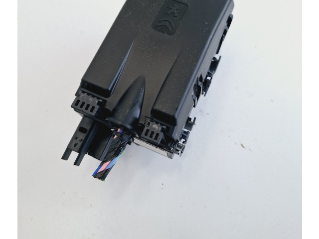 Блок предохранителей Peugeot 2008 II