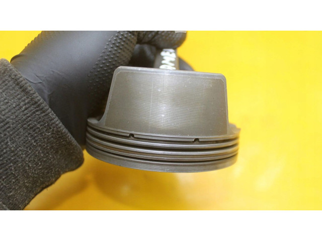 Píst 9481031105R   Porsche Panamera (970)     