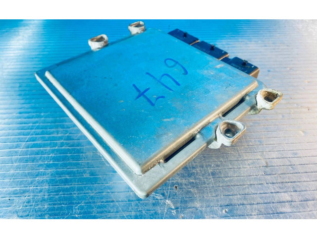 Блок управления двигателя 31211071AA   Volvo V50