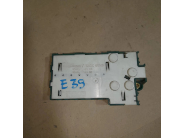 Pojistková skříňka 8387543 BMW 5 E39 2002