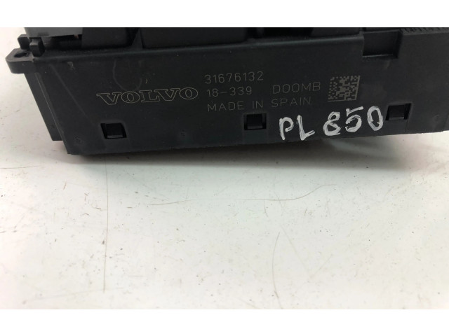 Блок монтирования реле 31676132 Volvo XC90