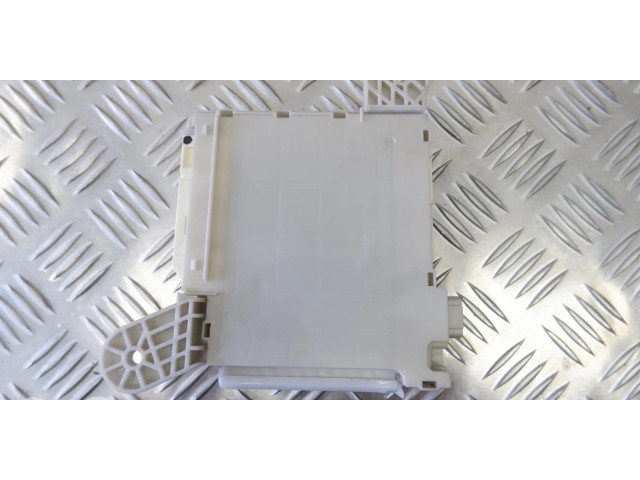   Pojistková skříňka 8267030340   Lexus GS 250 350 300H 450H 2012