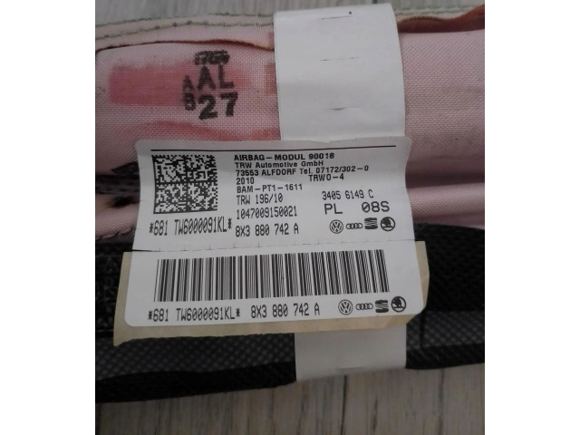 Боковая подушка безопасности 8X3880742A Audi A1
