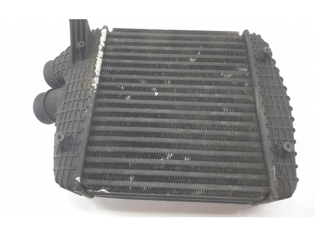 Радиатор интеркулера 670035635, 670035635 Maserati Levante