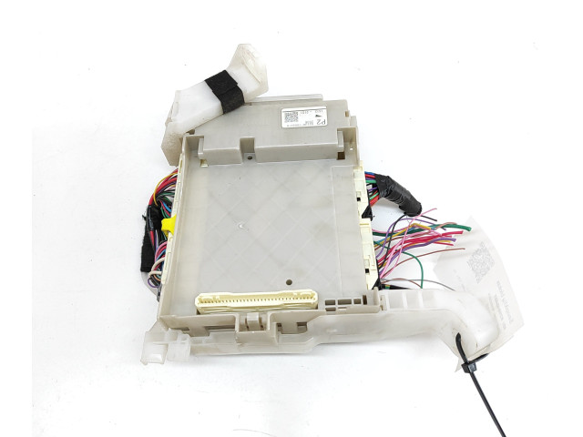 Pojistková skříňka 8273076020A Lexus CT 200H 2011