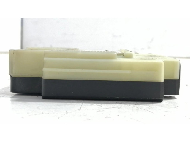 Блок предохранителей P8200031555   Renault Clio II    