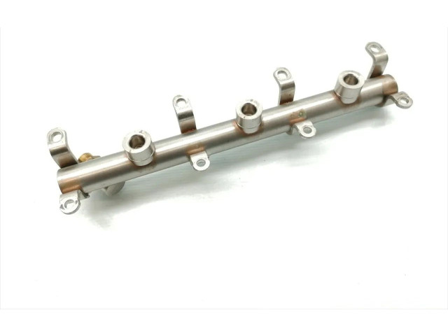 Топливная рампа 06M133315L   Audi A5  