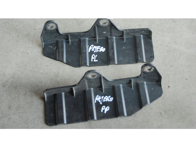 Přístrojová deska Mitsubishi Pajero 2004 200KM