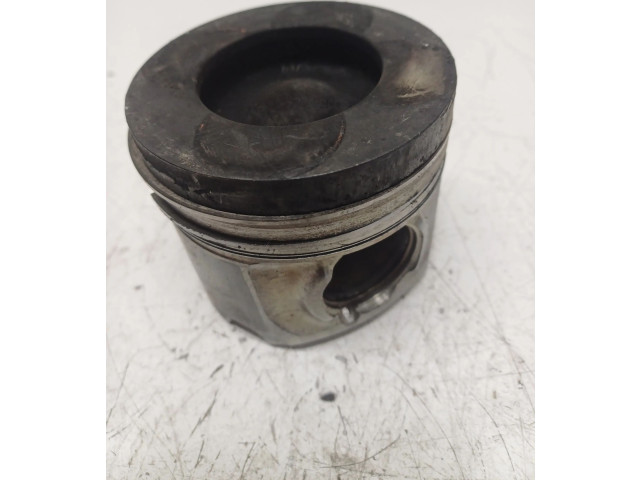 Поршень 04L110 BMW X5 F15