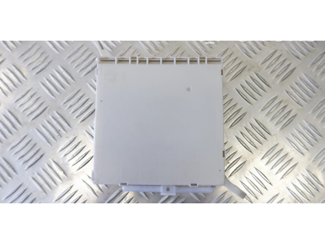 Блок предохранителей 8273050480 Lexus LS 460 - 600H