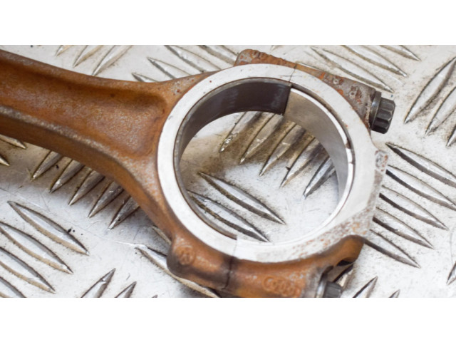 Píst 03L107065S Audi A6 S6 C7 4G pro naftový motor 2.0