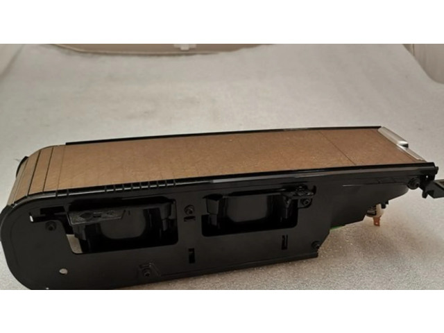 Передний держатель чашки