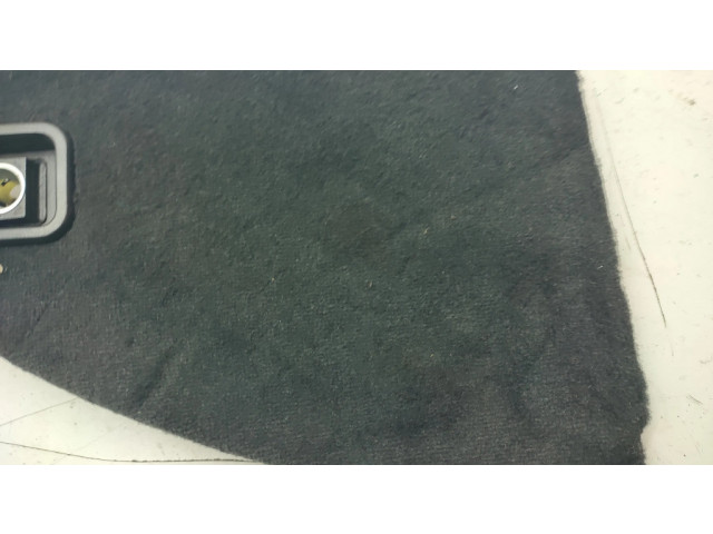 Другая деталь салона