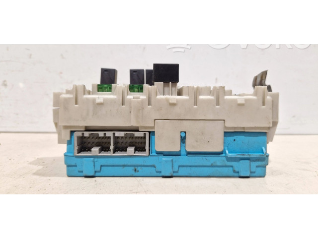 Блок предохранителей Mr587875 Mitsubishi Outlander