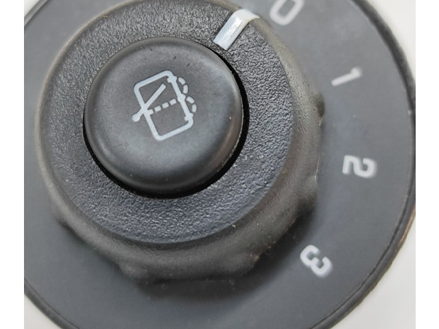 Блок предохранителей    15074680   Chevrolet TrailBlazer